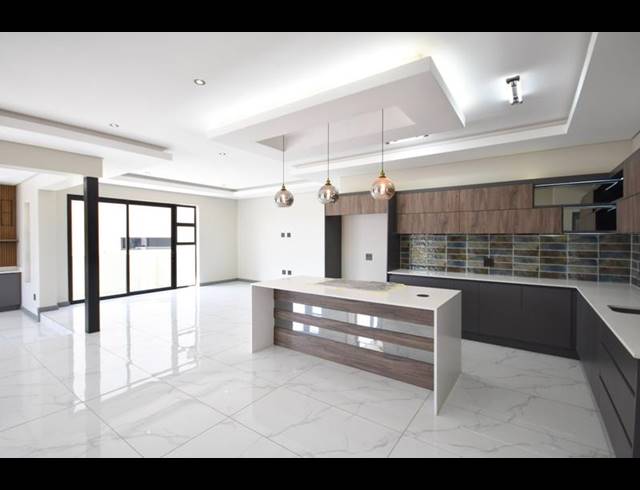 5 BEDROOM HOUSE FOR SALE IN FOUNTAINBROOK ESTATE